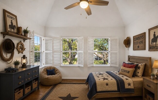 Building Photo - 4601 Mimosa Dr