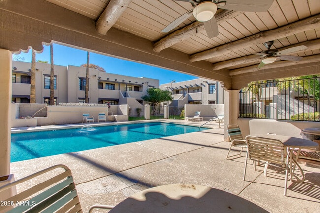 Building Photo - 1449 E Highland Ave