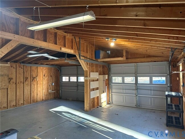 Building Photo - 10510 Courtney Rd