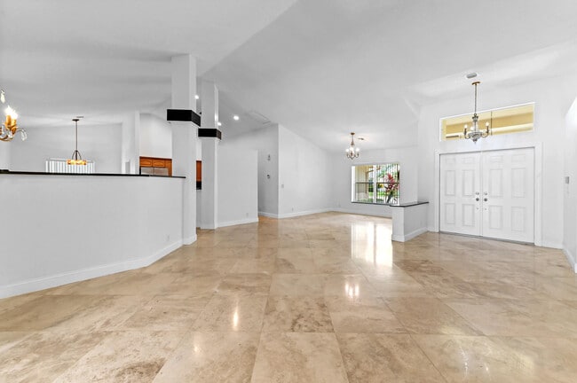 Building Photo - 6740 Brookhurst Cir
