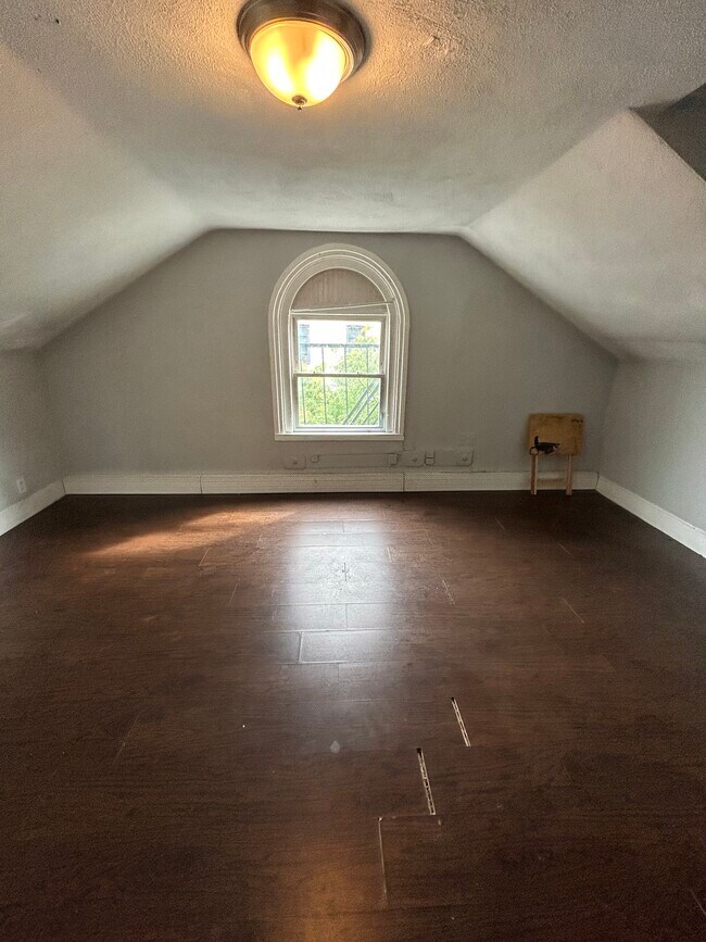 Building Photo - 44 Highland St