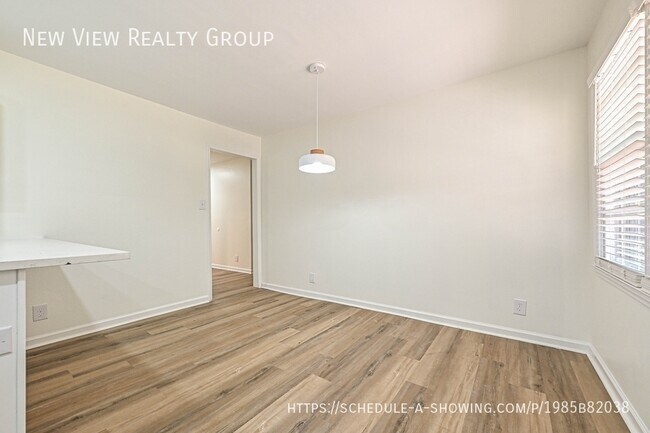 Building Photo - 5121 Farm Pond Ln