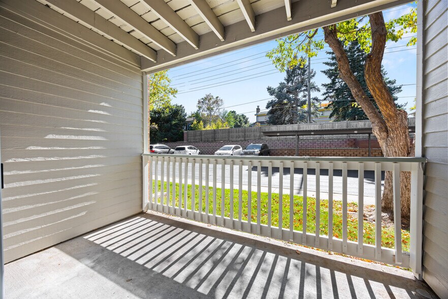 Individual patios and balconies - Jefferson Square