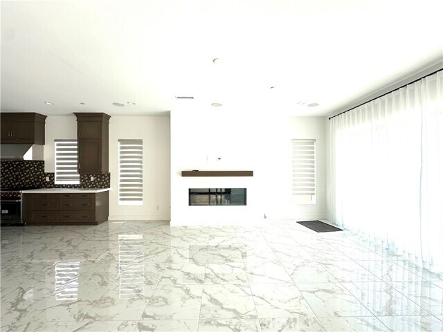 Building Photo - 20425 Edgewood Ct