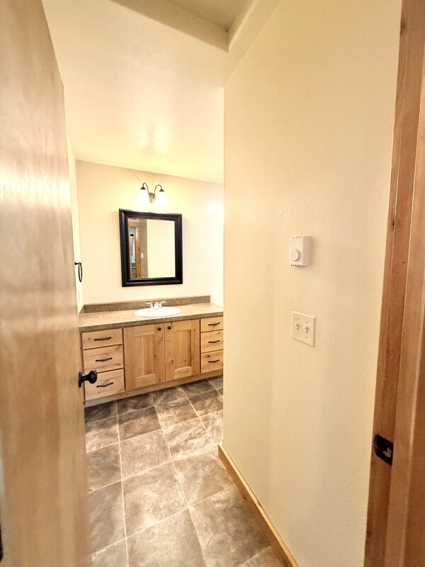Building Photo - 3724 Travertine Way