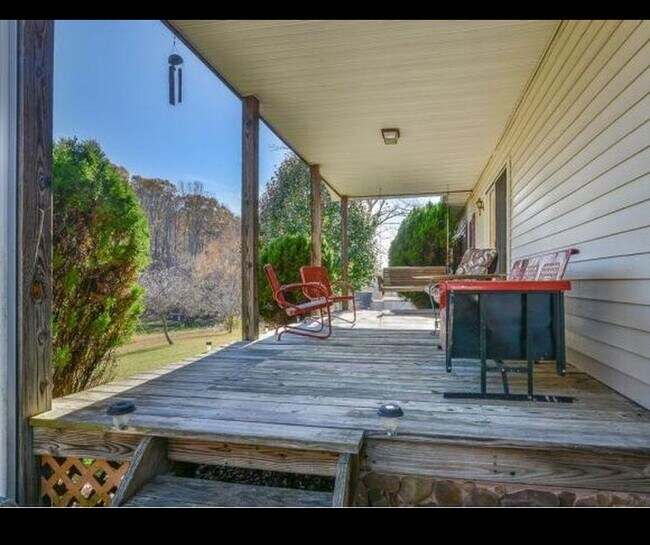 Building Photo - 492 Olinger Dr