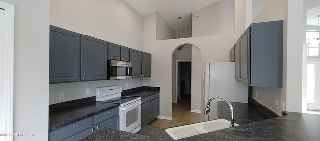 Building Photo - 11816 Collins Creek Dr