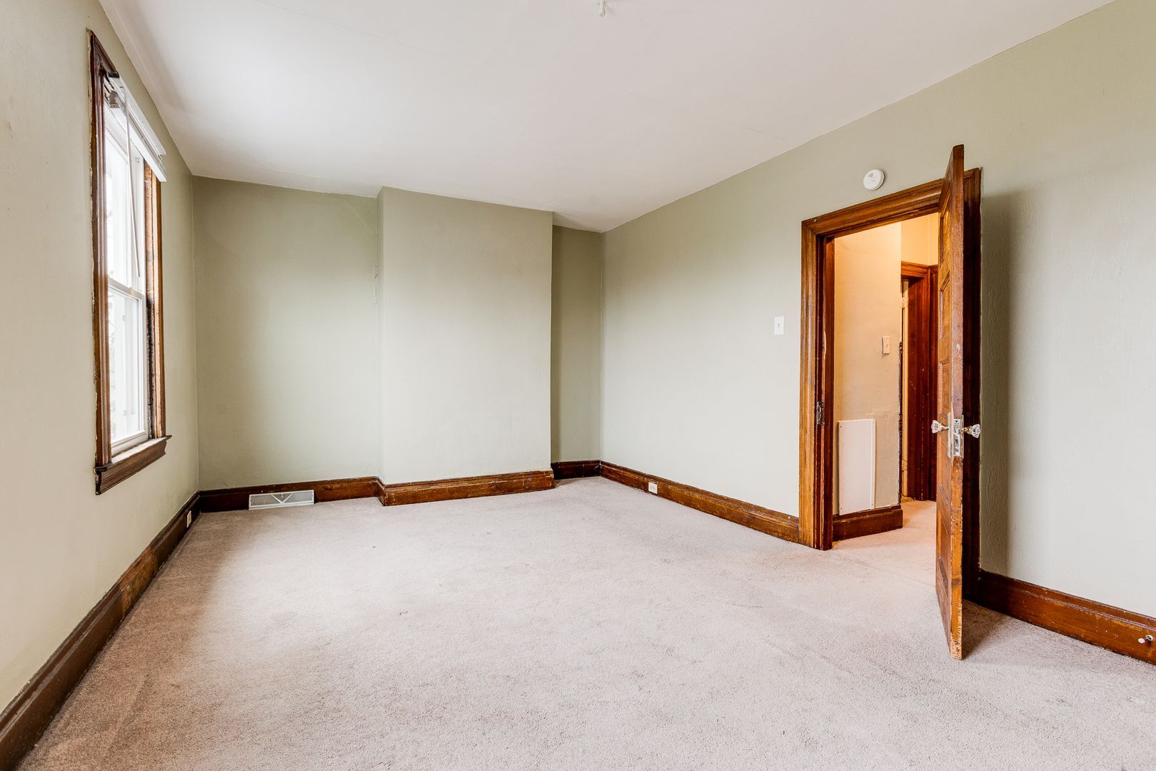 Building Photo - 405 Edgemont St