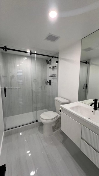 Building Photo - 9686 Fontainebleau Blvd