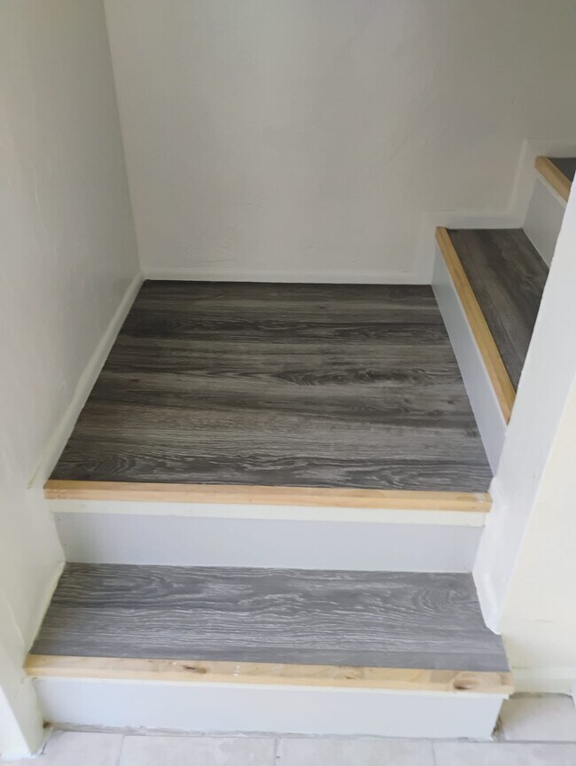 Building Photo - 538 State St