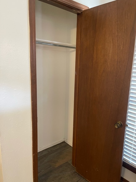 Coat Closet - 908 Acacia Cir