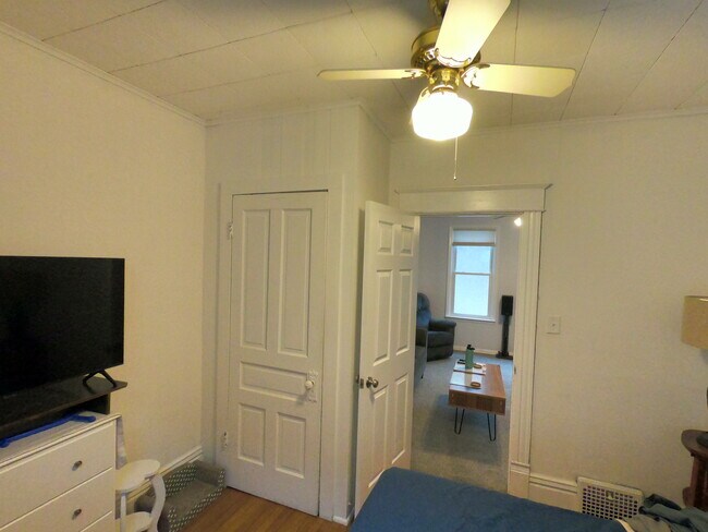 Building Photo - 2743 S Clement Ave