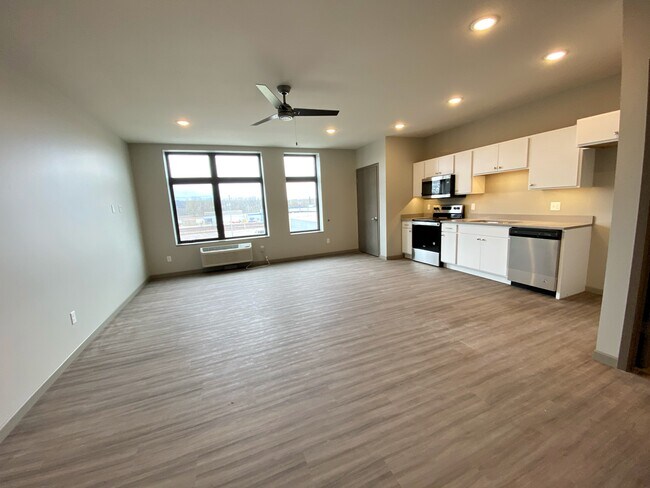 Building Photo - Skyway Property Holdings, LLC - (Studio 5)