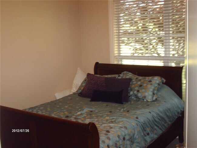 Building Photo - 1837 S Pumpkin Ridge Dr