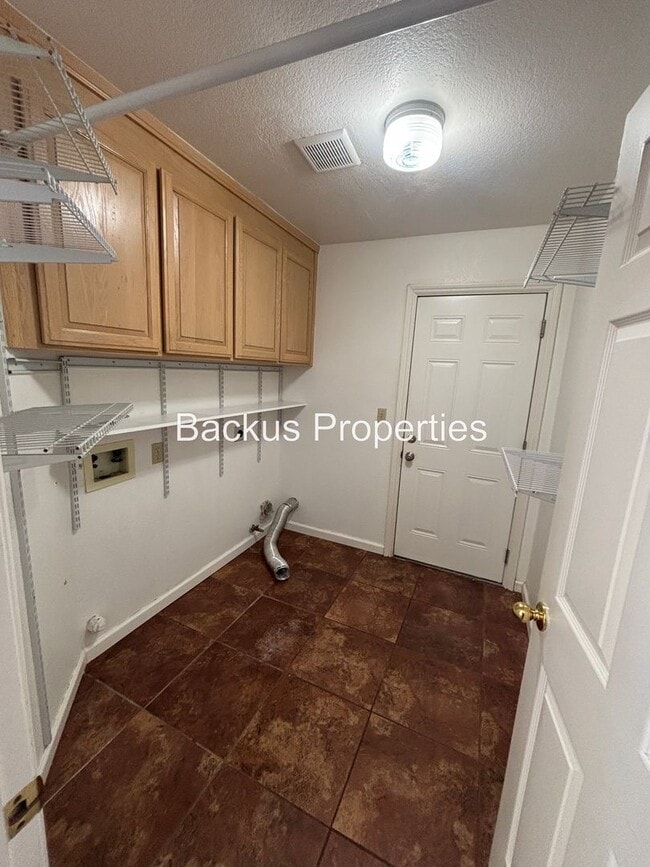 Building Photo - Wonderful two-story home in Las Palmas