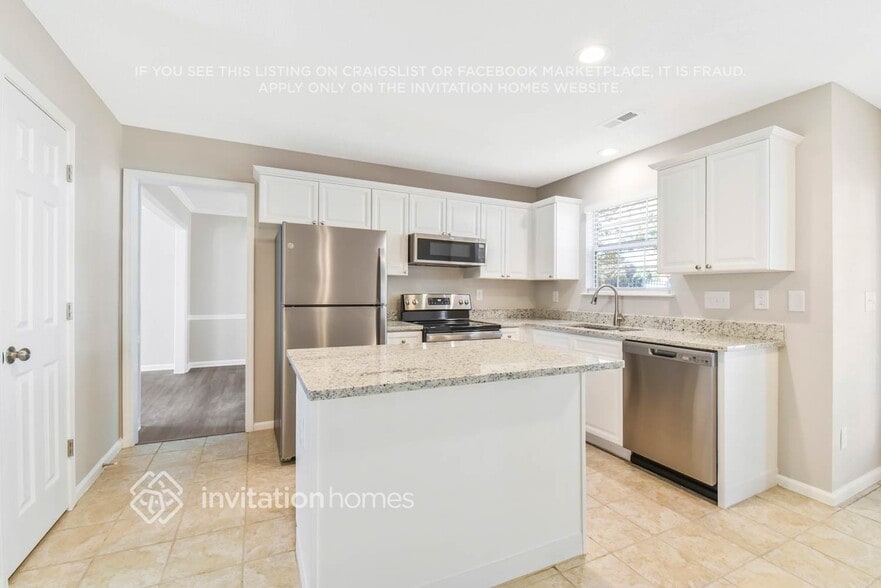 Building Photo - 3613 Kristofer Dr