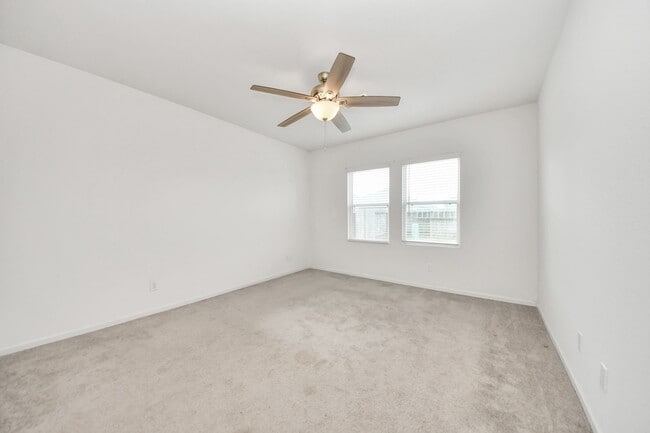 Building Photo - 2056 Spindletree Ln