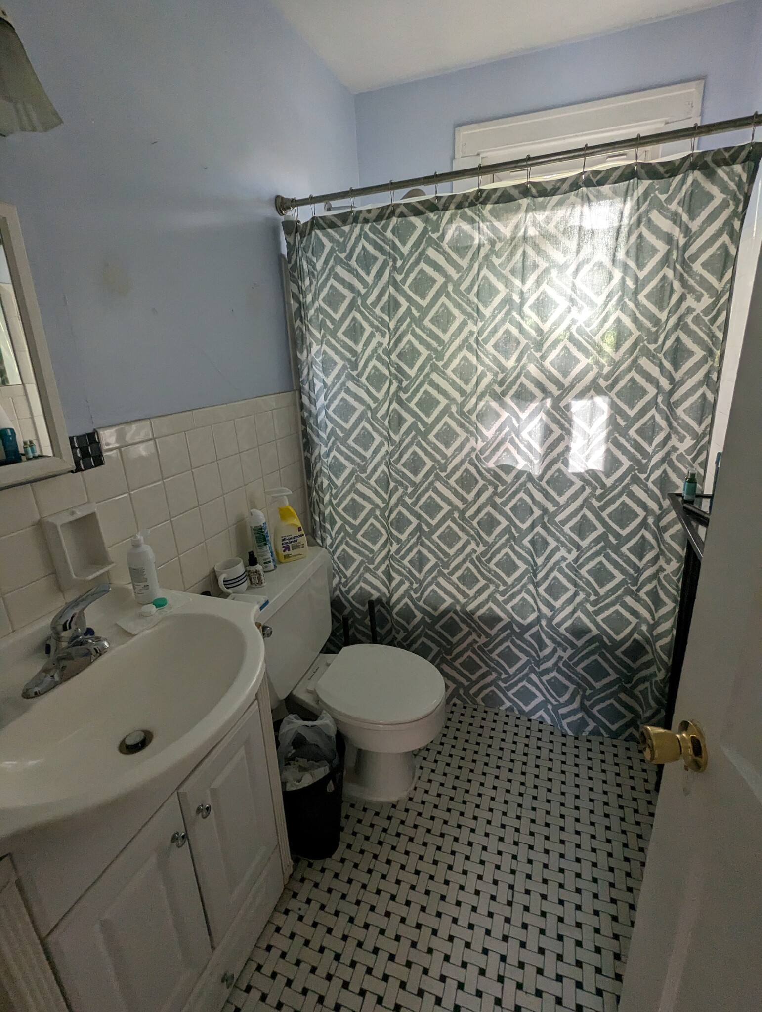 Bathroom - 5535 Centre Ave