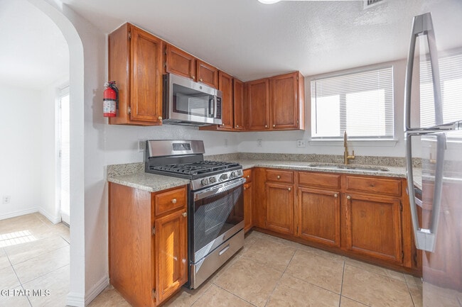 Building Photo - 12036 Willowmist Ave