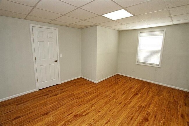Building Photo - 2210 Orchard Park Cir NW