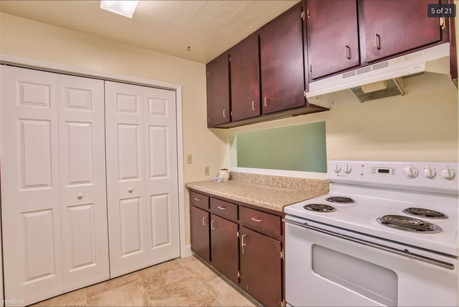 Building Photo - 2 br, 1 bath Duplex - 4789 Leah Court 4789