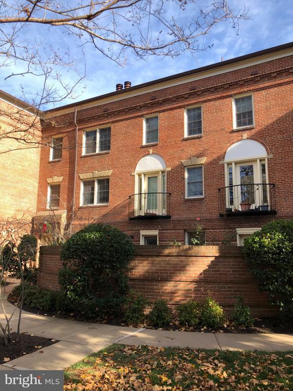 Building Photo - 1111 N Pitt St