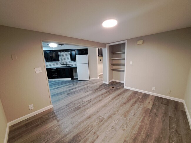 Building Photo - Nicely Renovated 3BR/2BA Mobile Home in Ba...