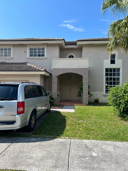 Primary Photo - 14375 SW 164th Terrace
