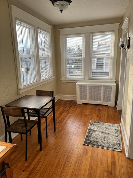 Dining Area - 520 Cinnaminson Ave
