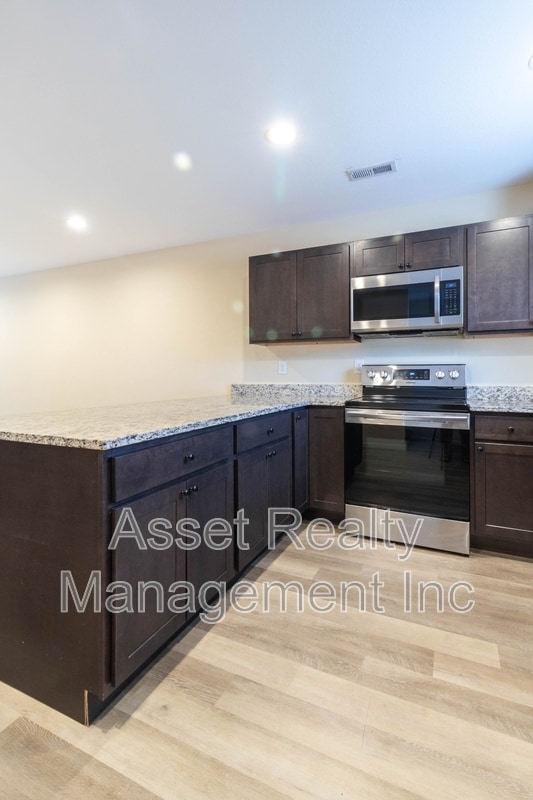 Building Photo - 931 Warrior Hill Dr