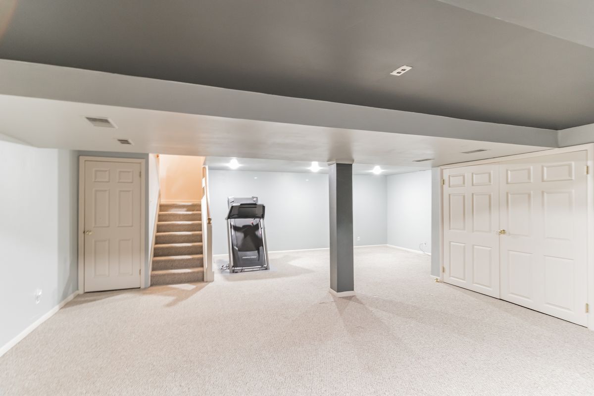 Building Photo - 48 Stonehurst Ct