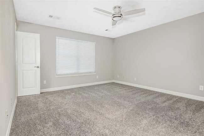 Building Photo - 2611 Desert Sage Dr