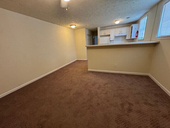 Building Photo - 5981 Peco Ln