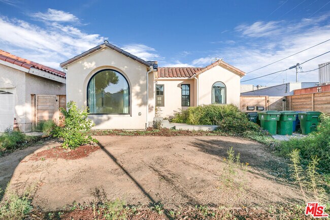 Building Photo - 3062 Field Ave