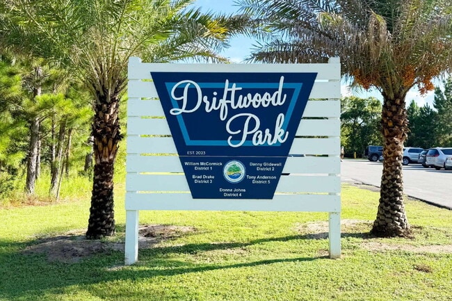 Building Photo - "Coastal Elegance Awaits: Spacious 4-Bed Oasis with Granite Touches on Shipwreck Road"