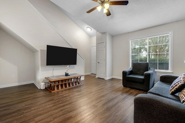 Building Photo - 119 Belmont Rd