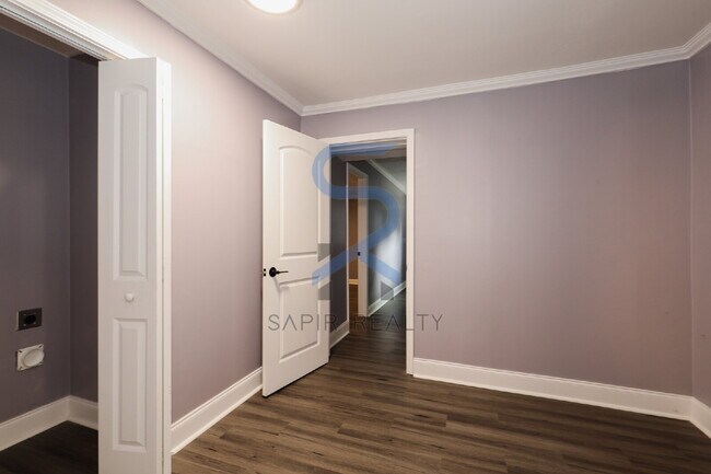 Building Photo - Charming 4-Bed, 2-Bath Gem in Atlanta's He...