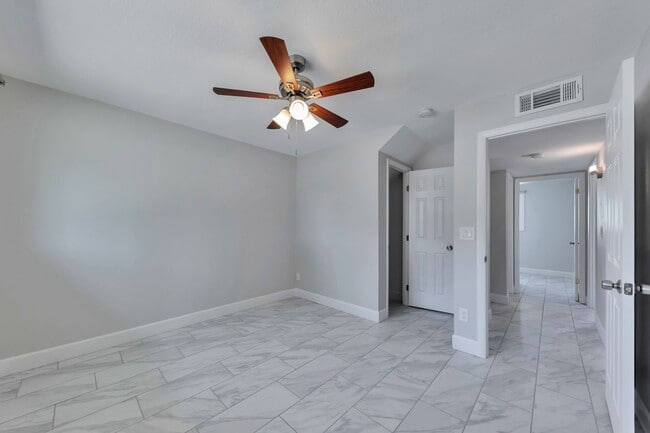 Building Photo - Exceptional 6-Bedroom Home with Pool Near ASU Campus