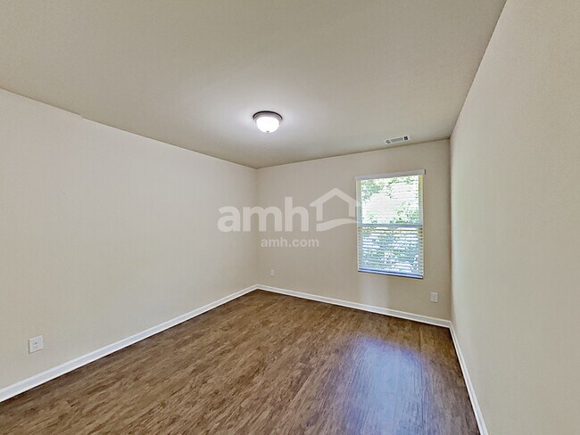 Building Photo - 3061 Avondale Blvd SE