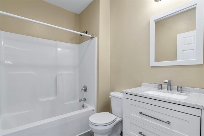 Building Photo - 202 Broadway