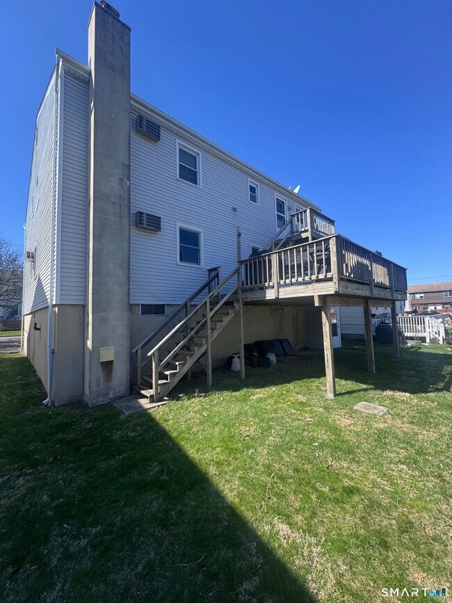 Building Photo - 86 Harbor Dr