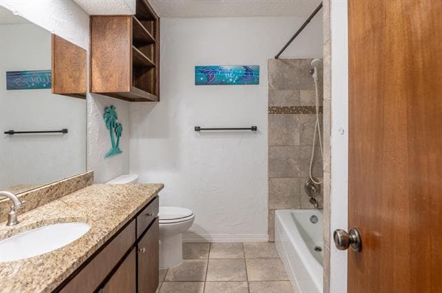 Building Photo - 2707 Woodshire Dr