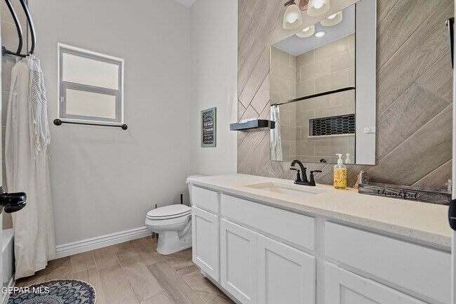 Building Photo - 13401 Carterton Ave