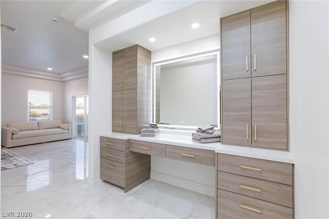 Building Photo - 6525 Ponderosa Way