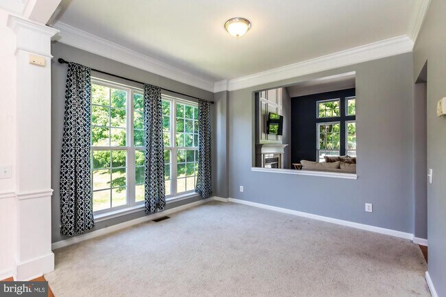 Primary Photo - 684 Churchill Rd