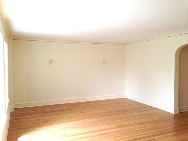 Building Photo - 6111 N Talman Ave