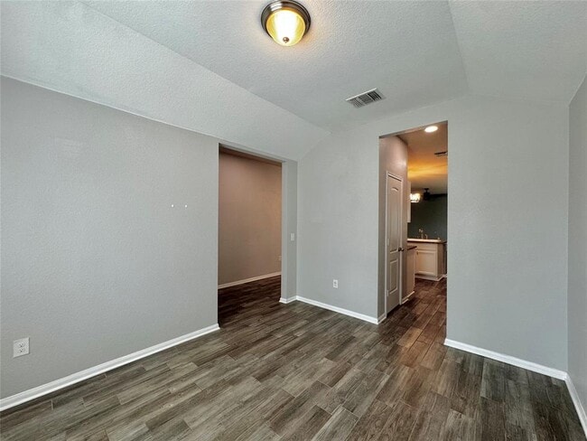Building Photo - 715 Luna Vista Dr