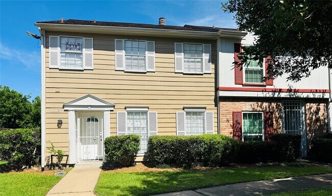 Building Photo - 11127 Village Bend Ln
