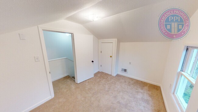 Building Photo - 43 Ladd St