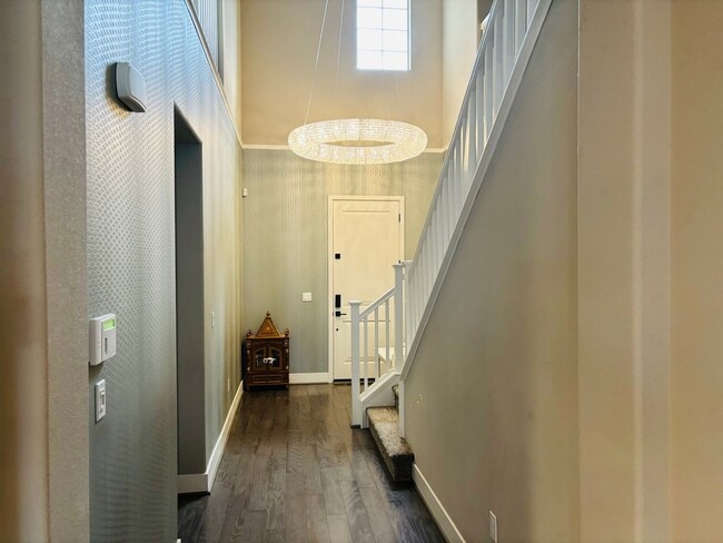 Building Photo - Beautiful home with large backyard in Mountain House